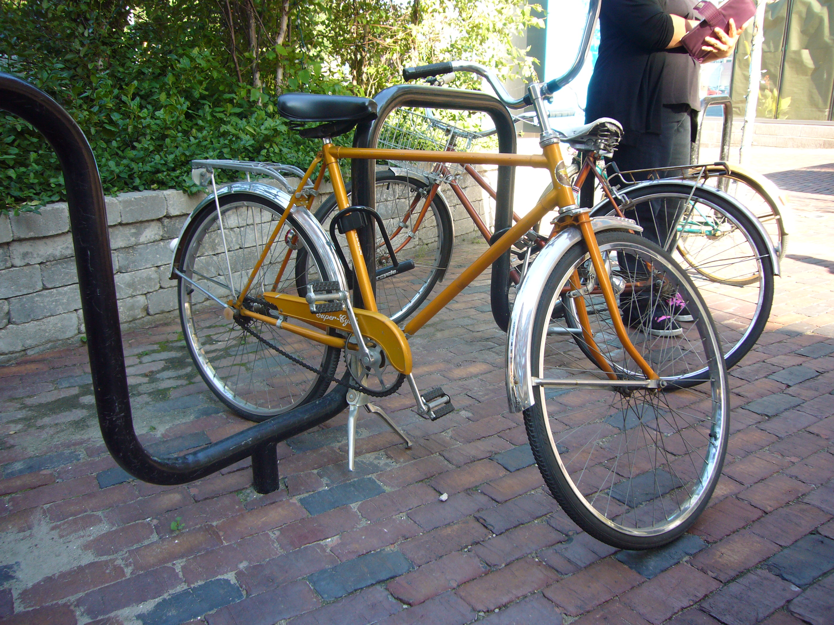 Купить ручной велосипед. Велосипеды ручной сборки. Механический велосипед. Английск велосипед ручной сборки. Велосипед на ручном управлении 70-е годы.